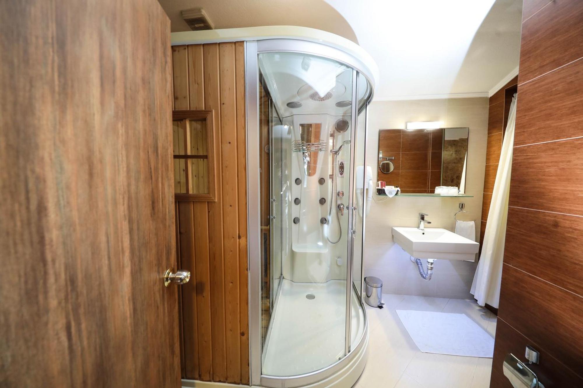Hotel Carshia E Jupave Gjakova Luaran gambar