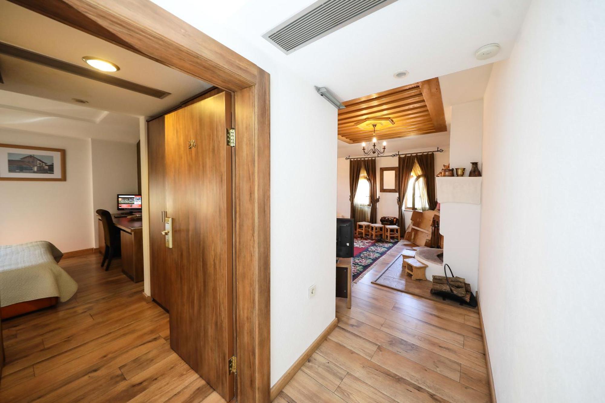 Hotel Carshia E Jupave Gjakova Luaran gambar